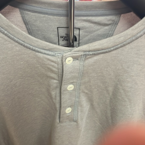 Men’s North Face LS Tee. Gray Large. NWT - Picture 3 of 7